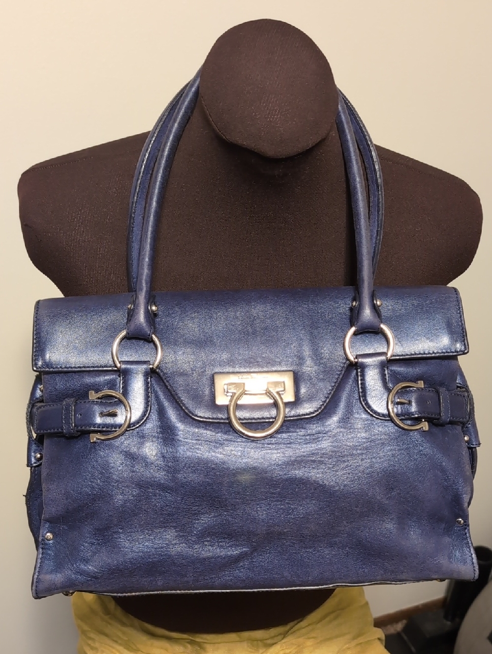 Salvatore Ferragamo Leather Gancio Handle Bag